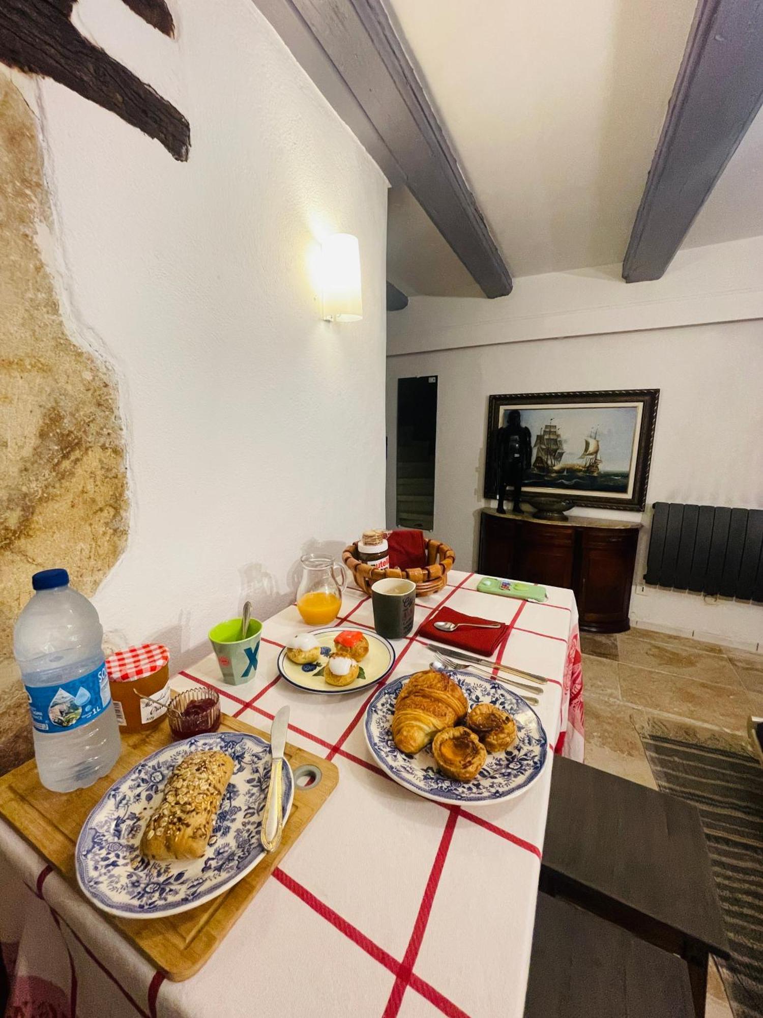 Rent Big Room With Breakfast Free In Old City น็องซี ภายนอก รูปภาพ